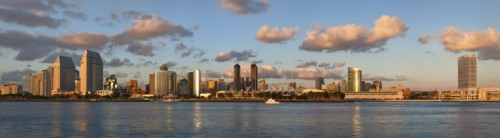USA, California, San Diego skyline at sunset. Photo : Gary Weathers
