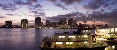 USA, Louisiana, New Orleans, Ferry on Mississippi River with city skyline. Photo : Henryk Sadura