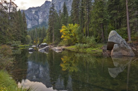 USA, California, Merced River. Photo : Gary Weathers