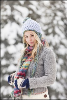 USA, Utah, Salt Lake City, portrait of young woman in winter clothing. Photo : Mike Kemp