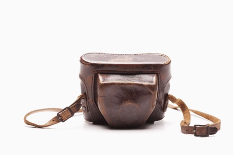 Studio shot of vintage camera case. Photo : FBP