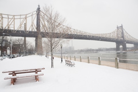 USA, New York City, Queensboro Bridge in winter. Photo : fotog