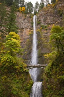 USA, Oregon, Multnomah Falls. Photo : Gary Weathers