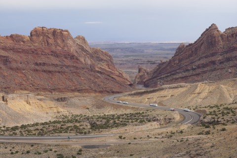 USA, Colorado, Curved road on desert. Photo : Noah Clayton