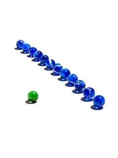 Blue and green glass balls. Photo : David Arky