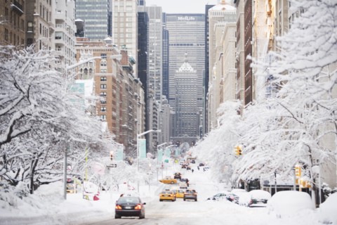 USA, New York City, Park Avenue in winter. Photo: fotog