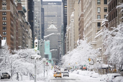 USA, New York City, Park Avenue in winter. Photo: fotog