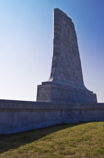 USA, North Carolina, Outer Banks, Kill Devil Hills, Wright Brothers Memorial. Photo : Tetra Images