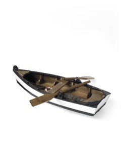 Studio shot of wooden boat. Photo : David Arky