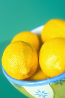 Close-up of lemons in bowl. Photo : Antonio M. Rosario