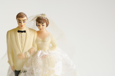 Studio shot of bride and groom figurines. Photo : Antonio M. Rosario