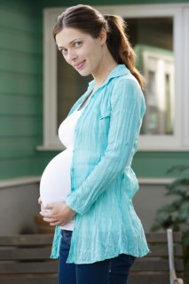 Portrait of expectant mother. Photo : Rob Lewine
