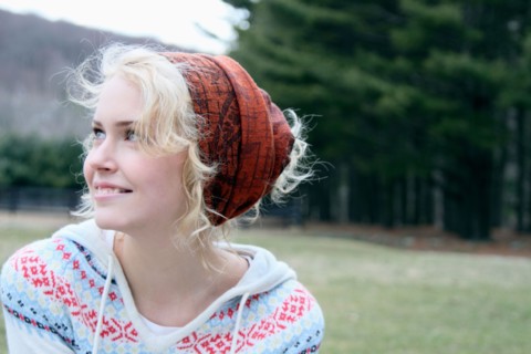 USA, New Jersey, Califon, Young woman looking away and smiling. Photo : Pauline St.Denis