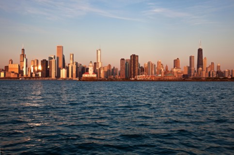 USA, Illinois, Chicago, City skyline over Lake Michigan. Photo : Henryk Sadura