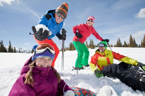 USA, Colorado, Telluride, Three-generation family with girl (10-11) during ski holiday. Photo :