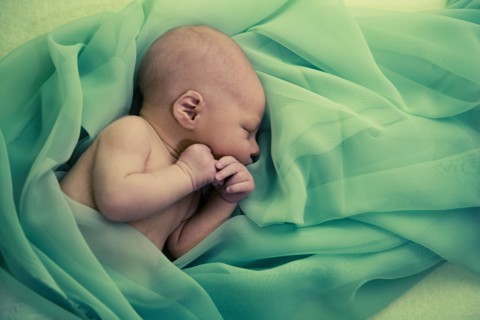 Baby boy (0-1 month) sleeping . Photo : King Lawrence