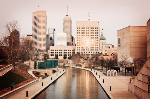 USA, Indiana, Indianapolis, Skyline with museum. Photo : Henryk Sadura