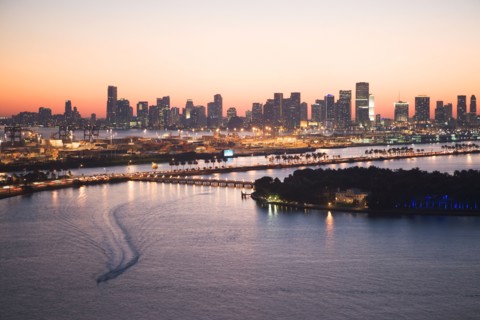 USA, Florida, Miami, Cityscape with coastline. Photo : fotog