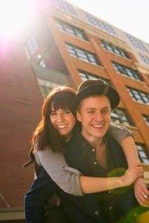 USA, New Jersey, Jersey City, portrait of young couple. Photo : Daniel Grill
