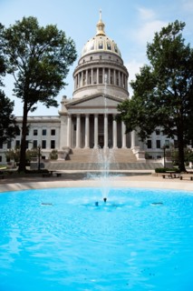 USA, West Virginia, Charleston, Entrance to State Capitol Building. Photo : Henryk Sadura