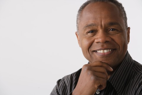 Portrait of mature man, studio shot. Photo : Rob Lewine