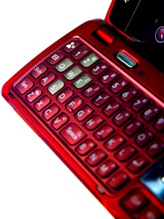 Studio shot of smartphone. Photo : David Arky