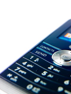 Studio shot of mobile phone. Photo : David Arky