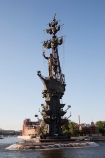 Russia, Moscow, Peter the Great Monument on Moscow River. Photo : Winslow Productions