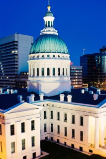 USA, Missouri, St. Louis, Courthouse at dusk. Photo : Henryk Sadura