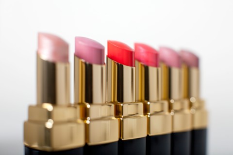 Studio shot of row of lipsticks. Photo : Winslow Productions