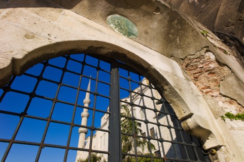 Turkey, Istanbul, Sultanahmet Mosque gate.