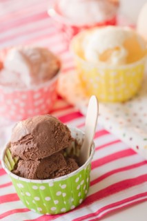 Close up of ice cream in colorful cups. Photo : Jamie Grill