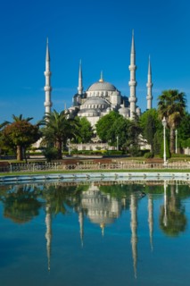 Turkey, Istanbul, Sultanahmet Mosque with pond.