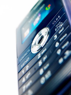 Studio shot of mobile phone. Photo : David Arky