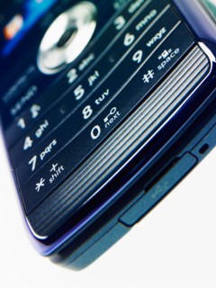 Studio shot of mobile phone. Photo : David Arky