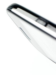 Studio shot of mobile phone. Photo : David Arky