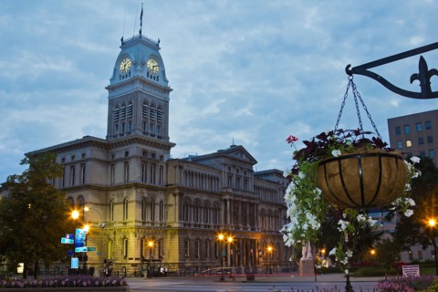 USA, Kentucky, Louisville, Facade of City Hall at morning. Photo : Henryk Sadura