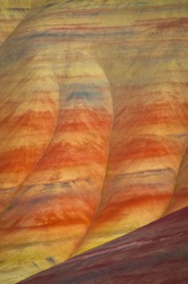 USA, Oregon, Mitchell, Painted Hills, Close-up of geological patter. Photo : Gary J Weathers