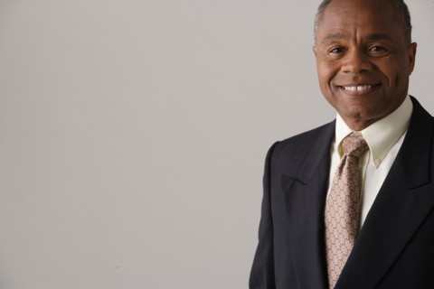 Portrait of mature businessman, studio shot. Photo : Rob Lewine