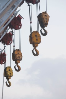 USA, New York State, New York City, Industrial equipment against sky. Photo : fotog