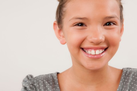 Studio portrait of girl (8-9). Photo : Rob Lewine