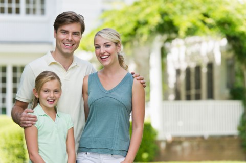 Portrait of family with daughter (10-11).