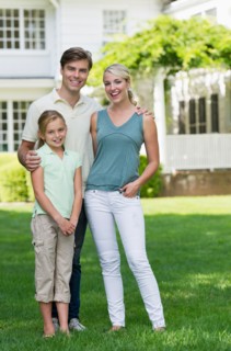 Portrait of family with daughter (10-11).