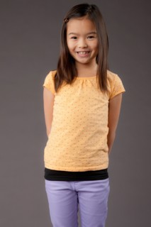 Studio portrait of girl (8-9). Photo : Rob Lewine