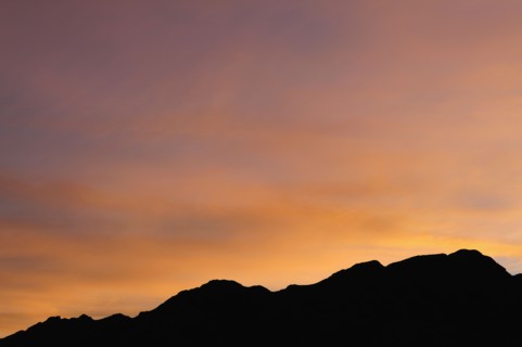 USA, California, Silhouette of ridge at sunset. Photo : Gary J Weathers