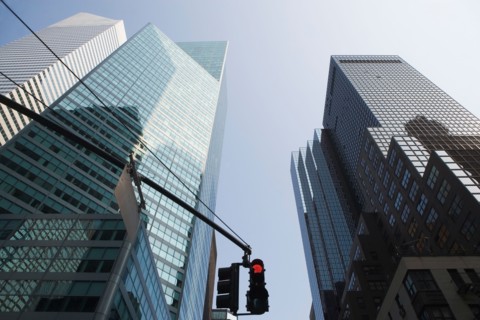 USA, New York State, New York City, Manhattan, Low angle view of skyscrapers. Photo : fotog
