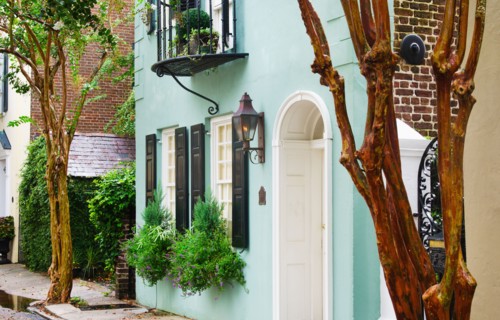 USA, South Carolina, Charleston, Rainbow Row, Bay Street, Houses in residential district.