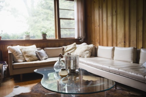 Roaring Brook Lake, Living room in summer home. Photo : Jamie Grill