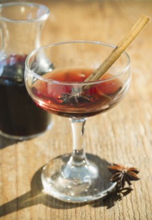 Close up of glass of mulled wine. Photo : Jamie Grill
