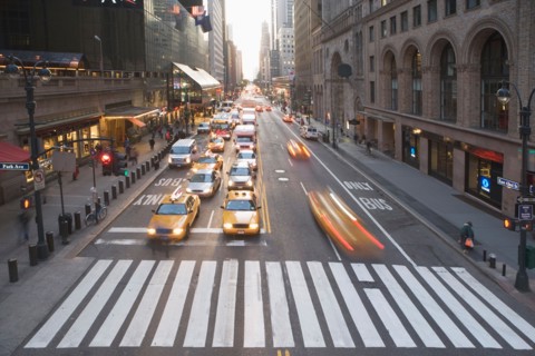 USA, New York City, Manhattan, Traffic stopped at zebra crossing on 42nd street. Photo : fotog